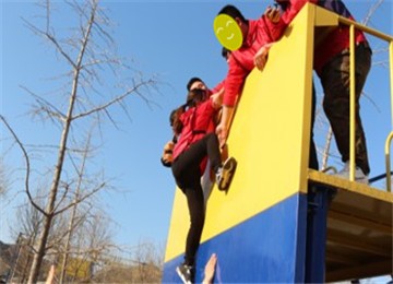 【拓展訓練】國防勵志教育基地1日凝聚力團建