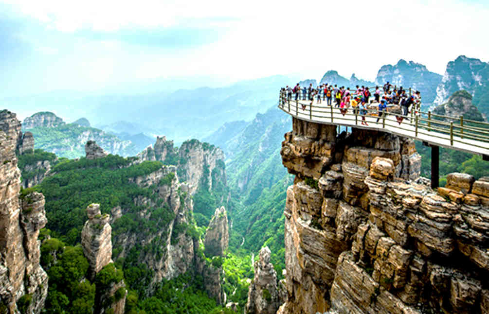 【玻璃棧道&最強(qiáng)戰(zhàn)隊(duì)】白石山景區(qū)2日主題團(tuán)建