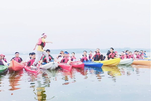 皮劃艇團建-有態度-有品味-青龍湖團隊凝聚力主題團建