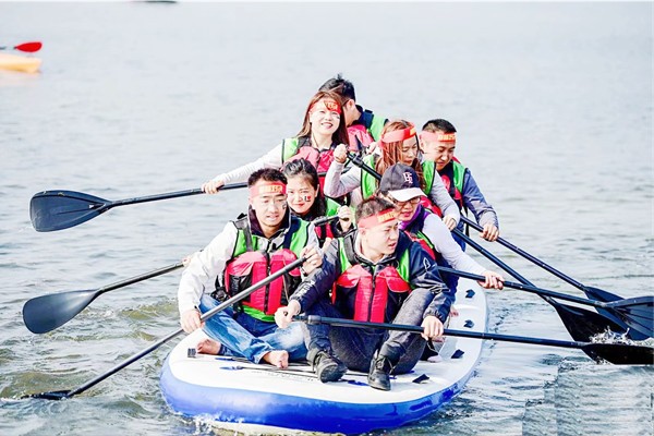SUP漿板-要玩就玩酷的-青龍湖水上主題團建活動