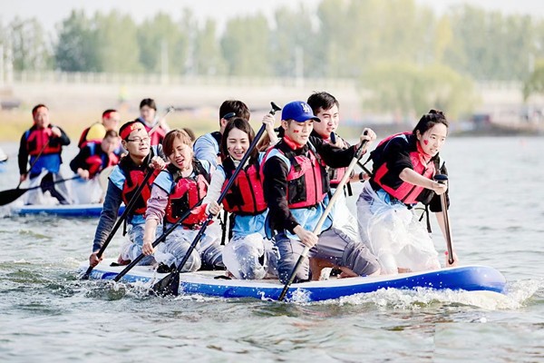 SUP漿板-要玩就玩酷的-青龍湖水上主題團建活動