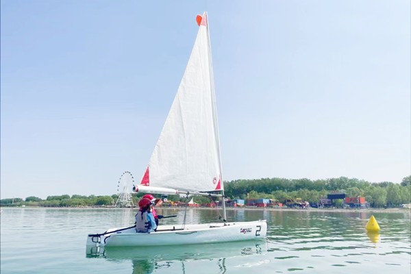 帆船團建-公司團建活動新體驗，新玩法-長風破浪-奧水帆船主題團建