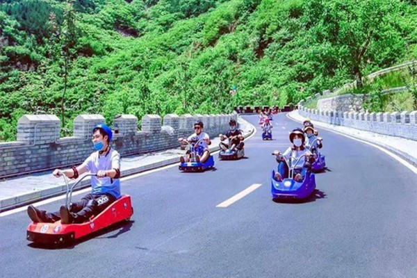 #熱門團(tuán)建+#梨樹溝休閑小鎮(zhèn)+#網(wǎng)紅山地滑車+#石林峽360°觀景平臺(tái)+#七彩池+#最受歡迎的團(tuán)建之一